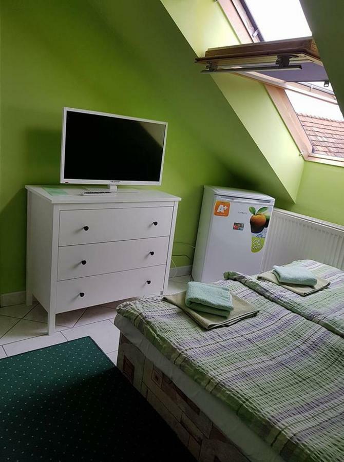 Penzion Kormos สตูโรโว ภายนอก รูปภาพ